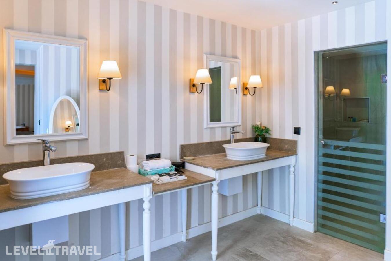 фотографии номера Делюкс отеля Salonika Suites в Турция(Олюдениз) - фото №7