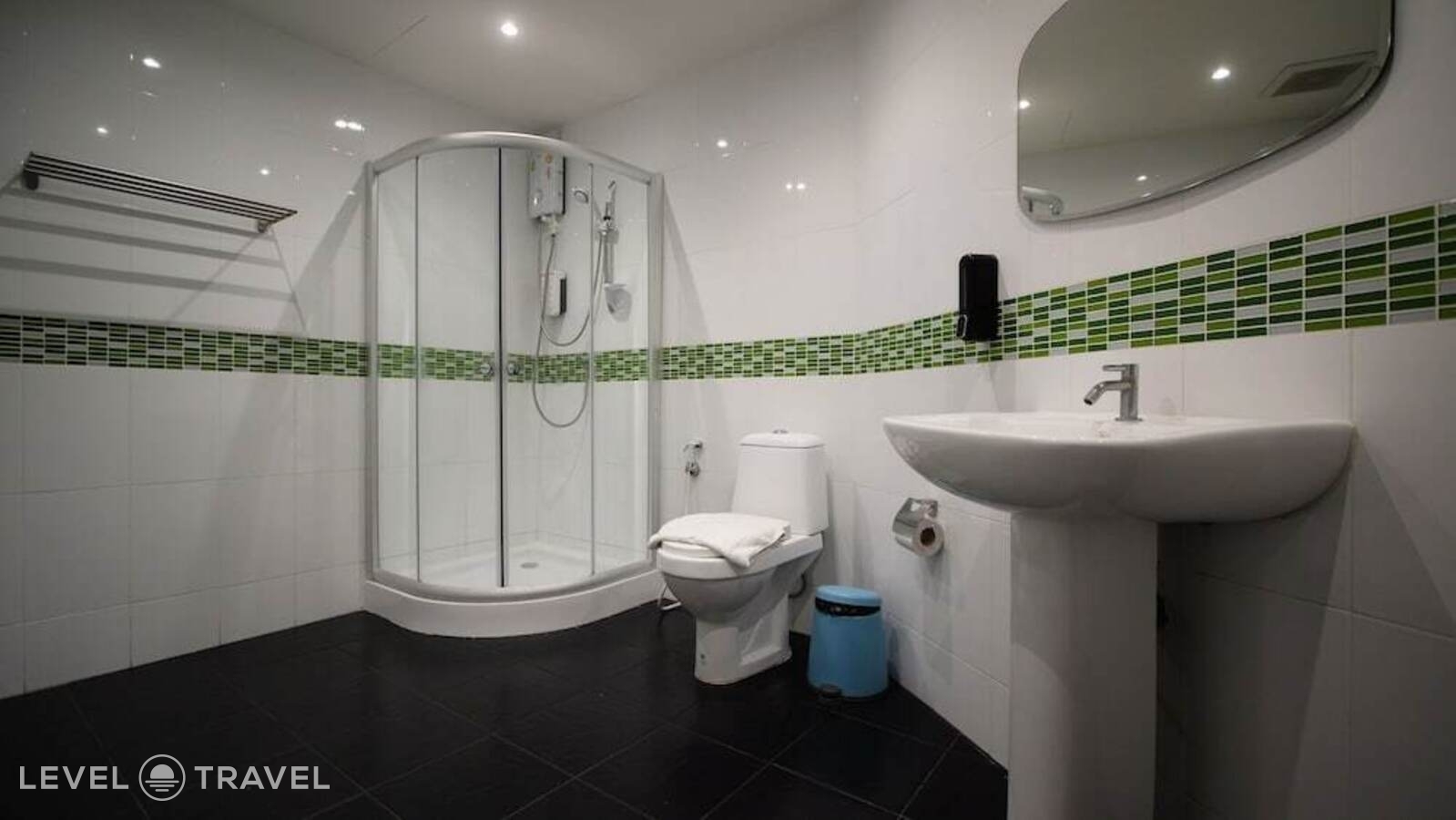 фотографии номера Семейный с видом на бассейн отеля Resort V - MRT Huai Khwang в Таиланд(Бангкок) - фото №6