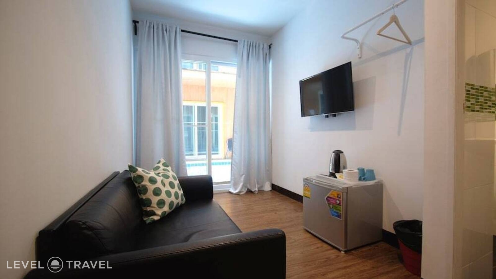 фотографии номера Семейный с видом на бассейн отеля Resort V - MRT Huai Khwang в Таиланд(Бангкок) - фото №9