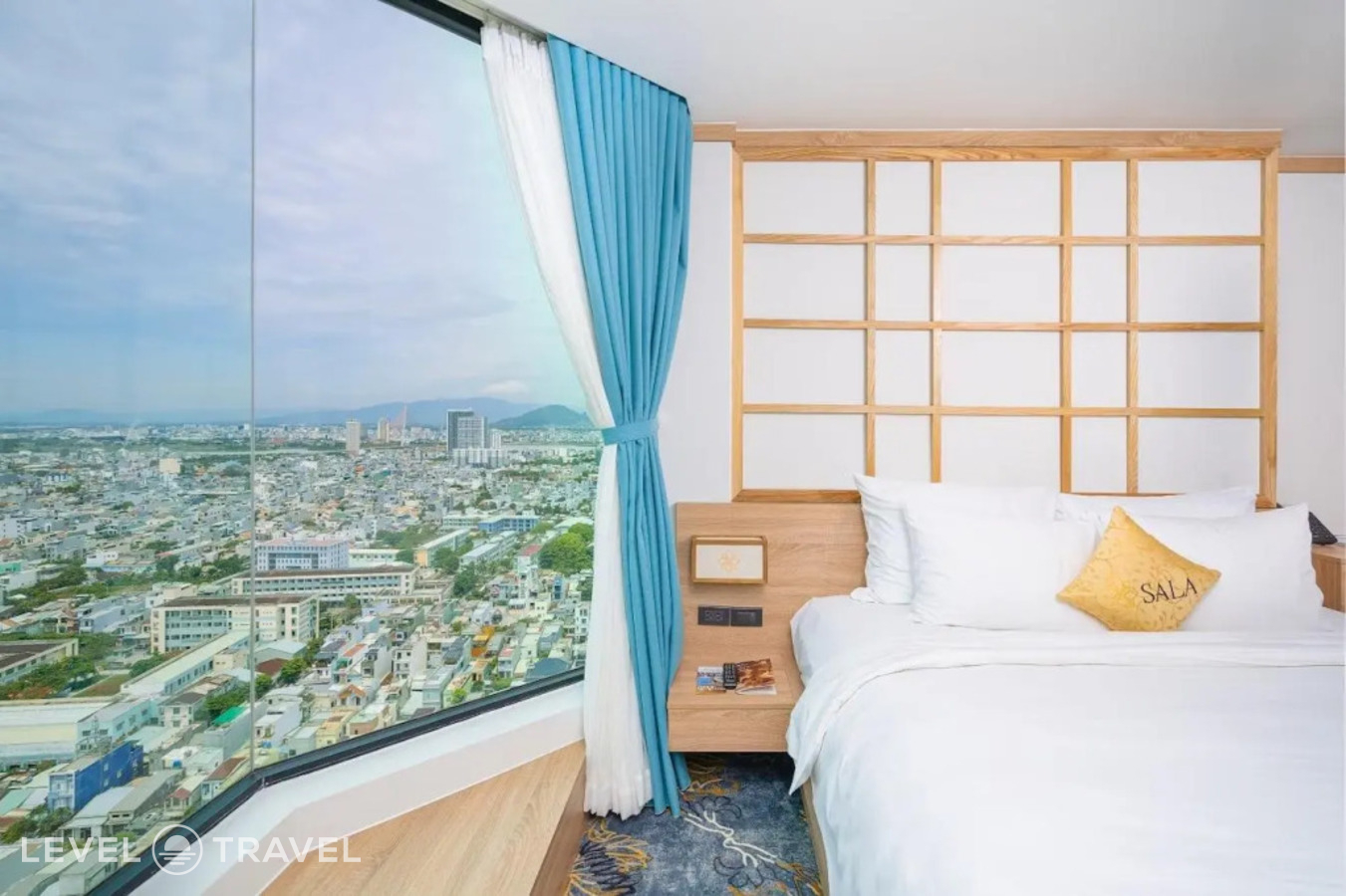 фотографии номера Двухместные апартаменты Osaka двуспальная кровать отеля Sala Danang Beach в Вьетнам(Дананг) - фото №2