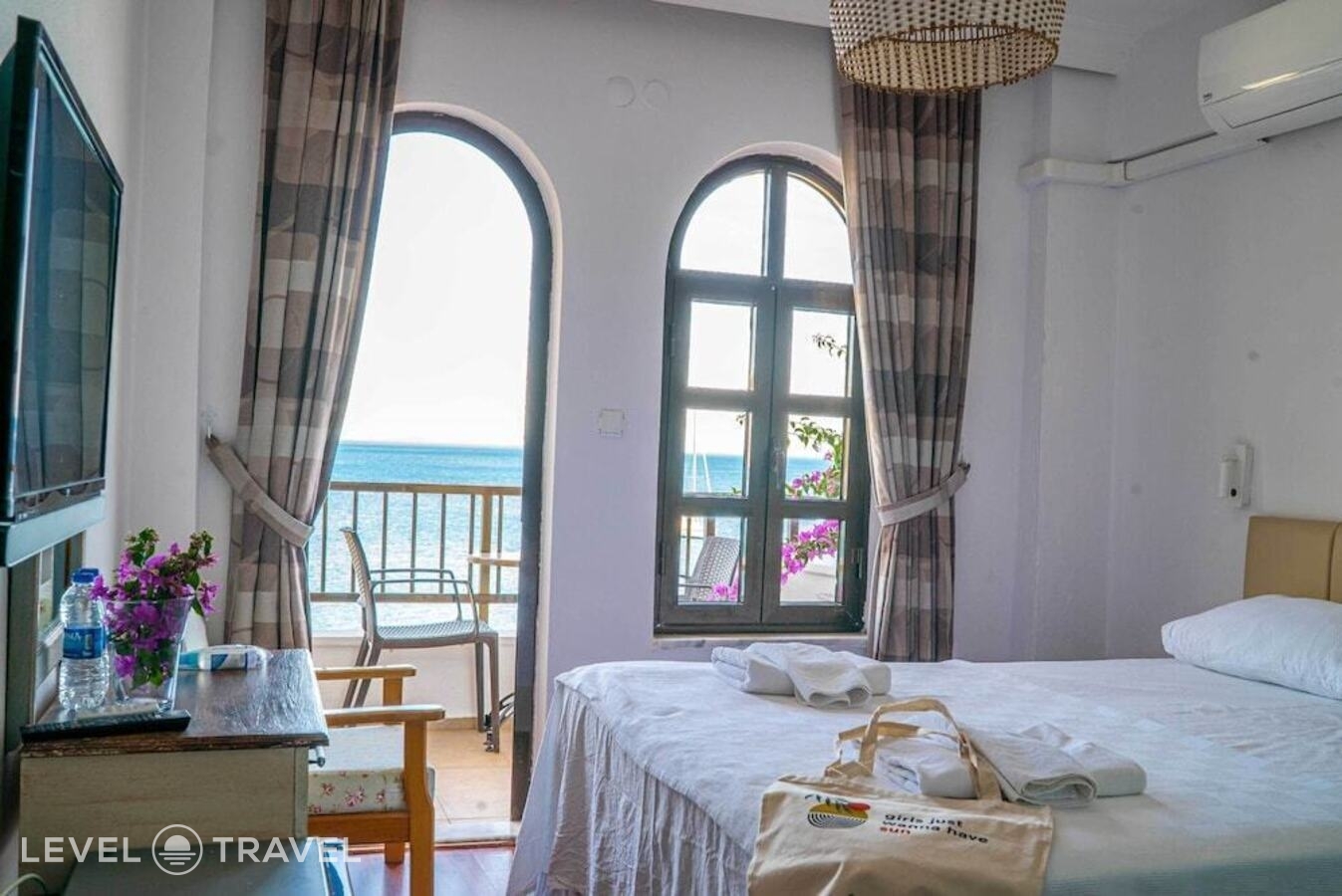 фотографии номера Номер Standard с балконом и с частичным видом на море отеля Diplomat Hotel в Турция(Турунч) - фото №4
