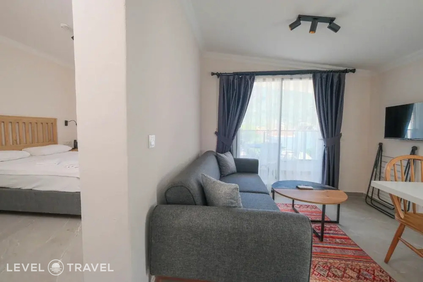 фотографии номера Номер Standard с балконом и с частичным видом на море отеля Diplomat Hotel в Турция(Турунч) - фото №7