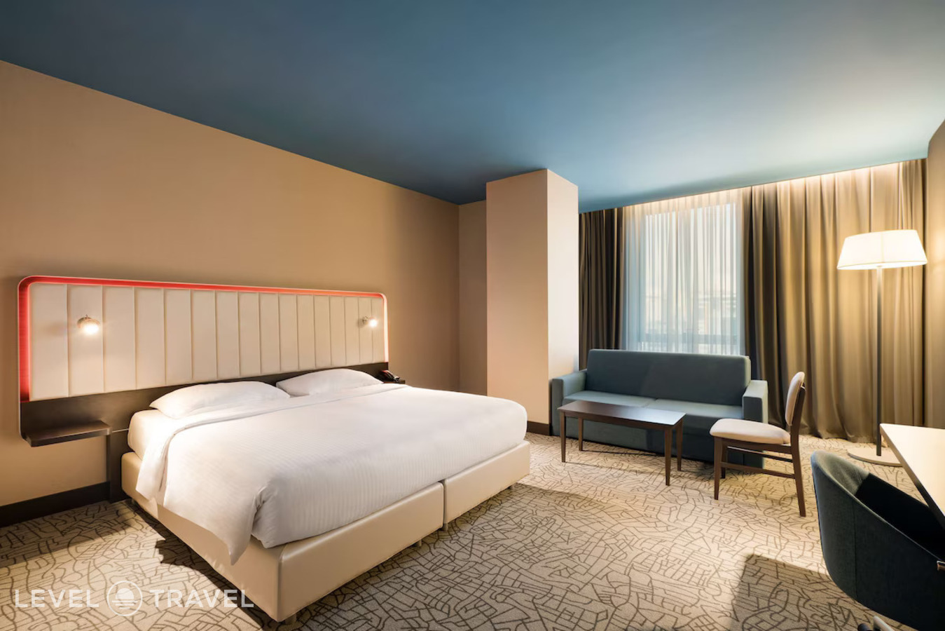 фотографии номера Полулюкс отеля Park Inn by Radisson Istanbul Atasehir в Турция(Умрание) - фото №1