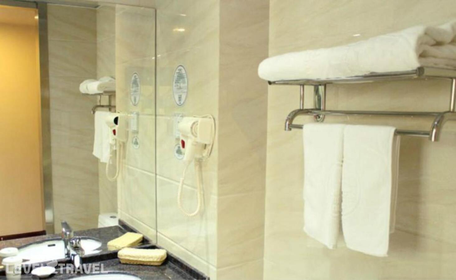 фотографии номера Двухместный номер без окна двуспальная кровать отеля Greentree Inn Beijing Chaoyang Shilihe Antique Cit в Китай(Пекин) - фото №8