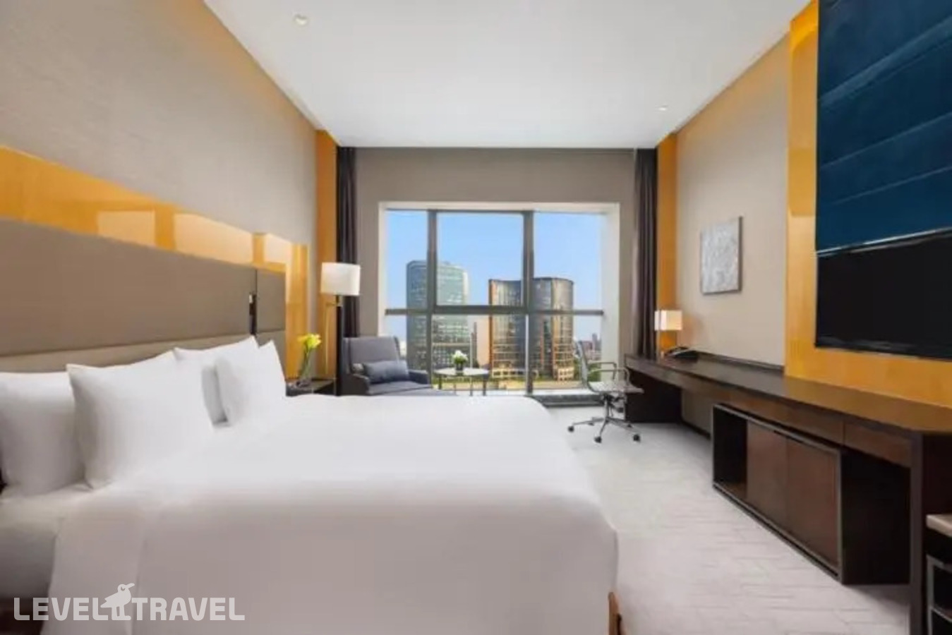 Двухместный номер High floor Standard двуспальная кровать — фото 2