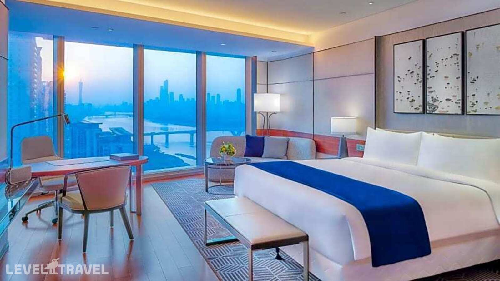 Двухместный номер Canton Tower View Classic двуспальная кровать — фото 1