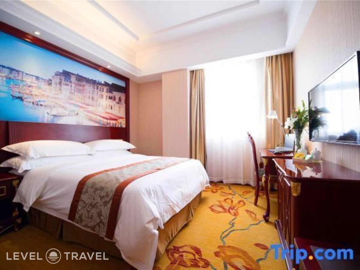 фотографии номера Улучшенный номер отеля Vienna Hotel Shanghai Hongqiao Xujing в Китай(Шанхай) - фото №1
