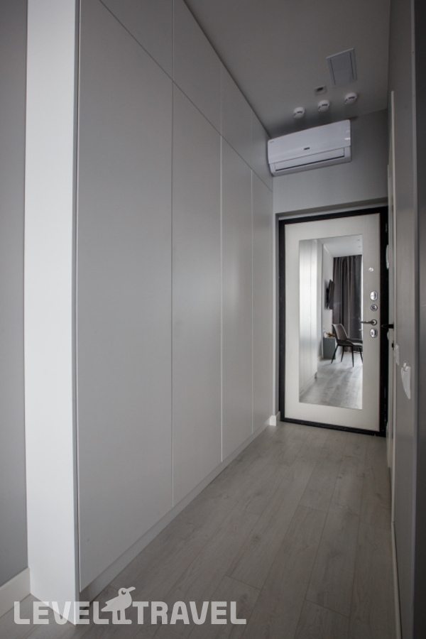 Двухместные апартаменты с балконом и с видом на море двуспальная кровать — фото 10