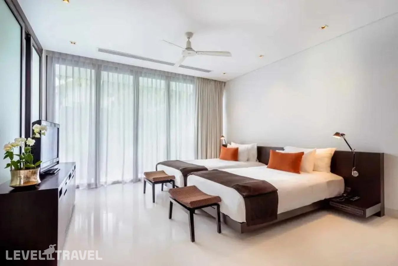 фотографии номера Четырёхместные Loft Duplex с 2 комнатами отеля Twinpalms Phuket в Таиланд(Сурин Бич) - фото №1