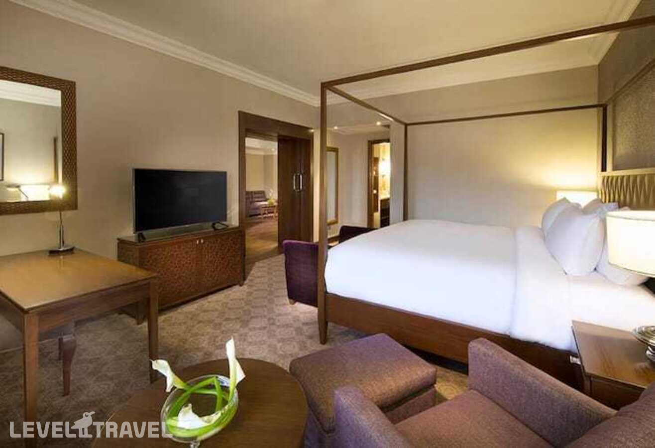 фотографии номера Люкс отеля Hilton Alexandria King's Ranch в Египет(Александрия) - фото №1