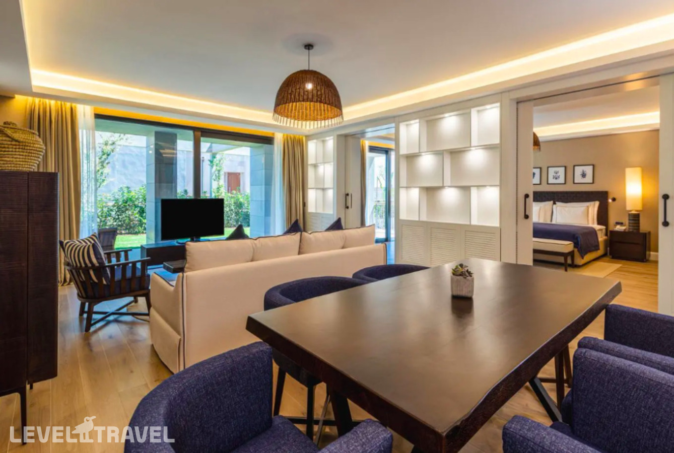 фотографии номера Двухместный люкс Grand Garden двуспальная кровать отеля Kaya Palazzo Resort & Residence Le Chic Bodrum в Турция(Гюмбет) - фото №5