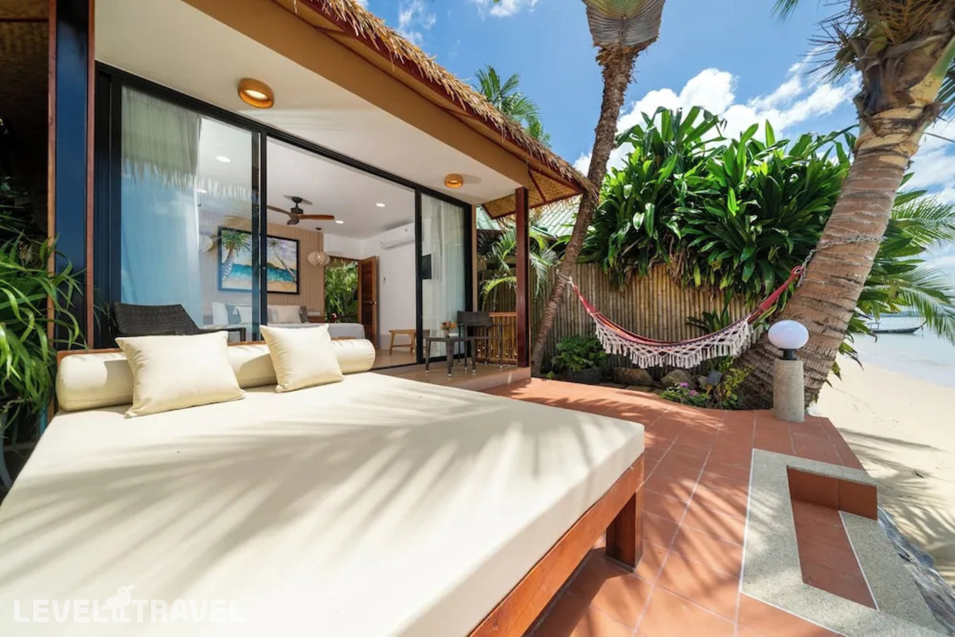 фотографии номера Пляжный премьер отеля Friendship Beach Resort & Atmanjai Wellness Centre в Таиланд(Равай) - фото №8