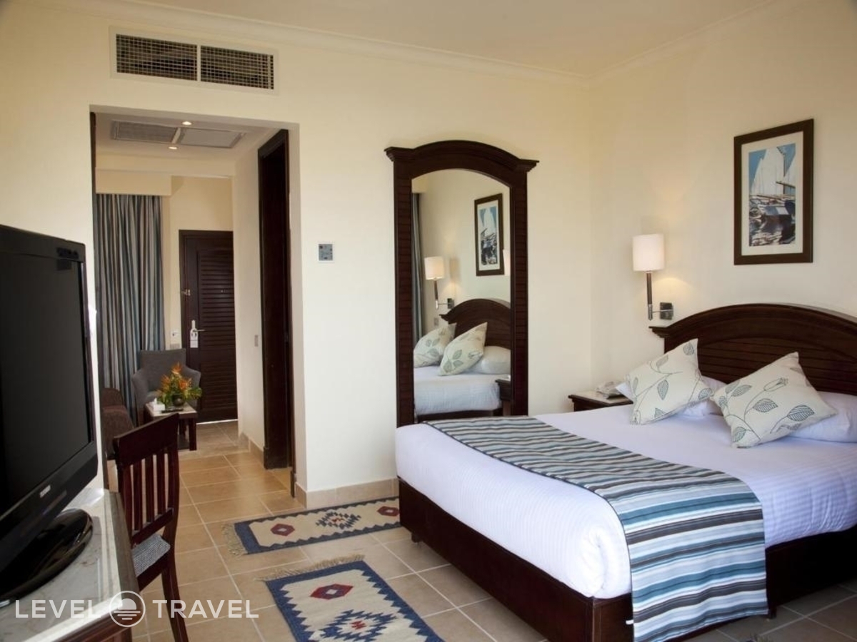 фотографии номера Делюкс с видом на сад отеля SUNRISE Juman Beach Resort (Ex. Coral Beach Resort Hurghada By Sunrise) в Египет(Хургада (город)) - фото №2