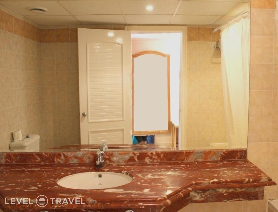фотографии номера Делюкс с видом на сад отеля SUNRISE Juman Beach Resort (Ex. Coral Beach Resort Hurghada By Sunrise) в Египет(Хургада (город)) - фото №4