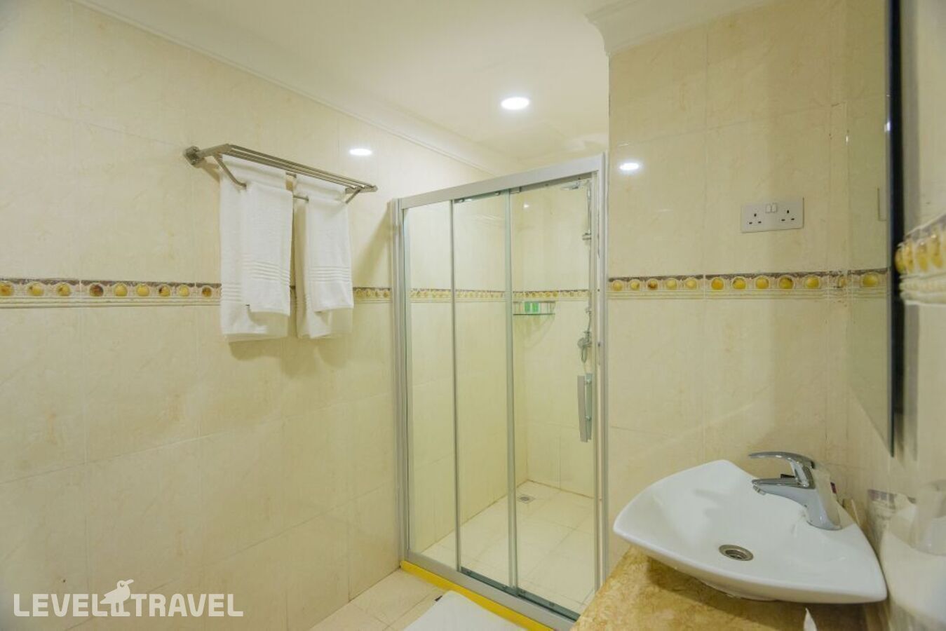 фотографии номера Люкс c 1 комнатой с видом на океан отеля Golden Tulip Zanzibar Resort в Танзания(Кибвени) - фото №1