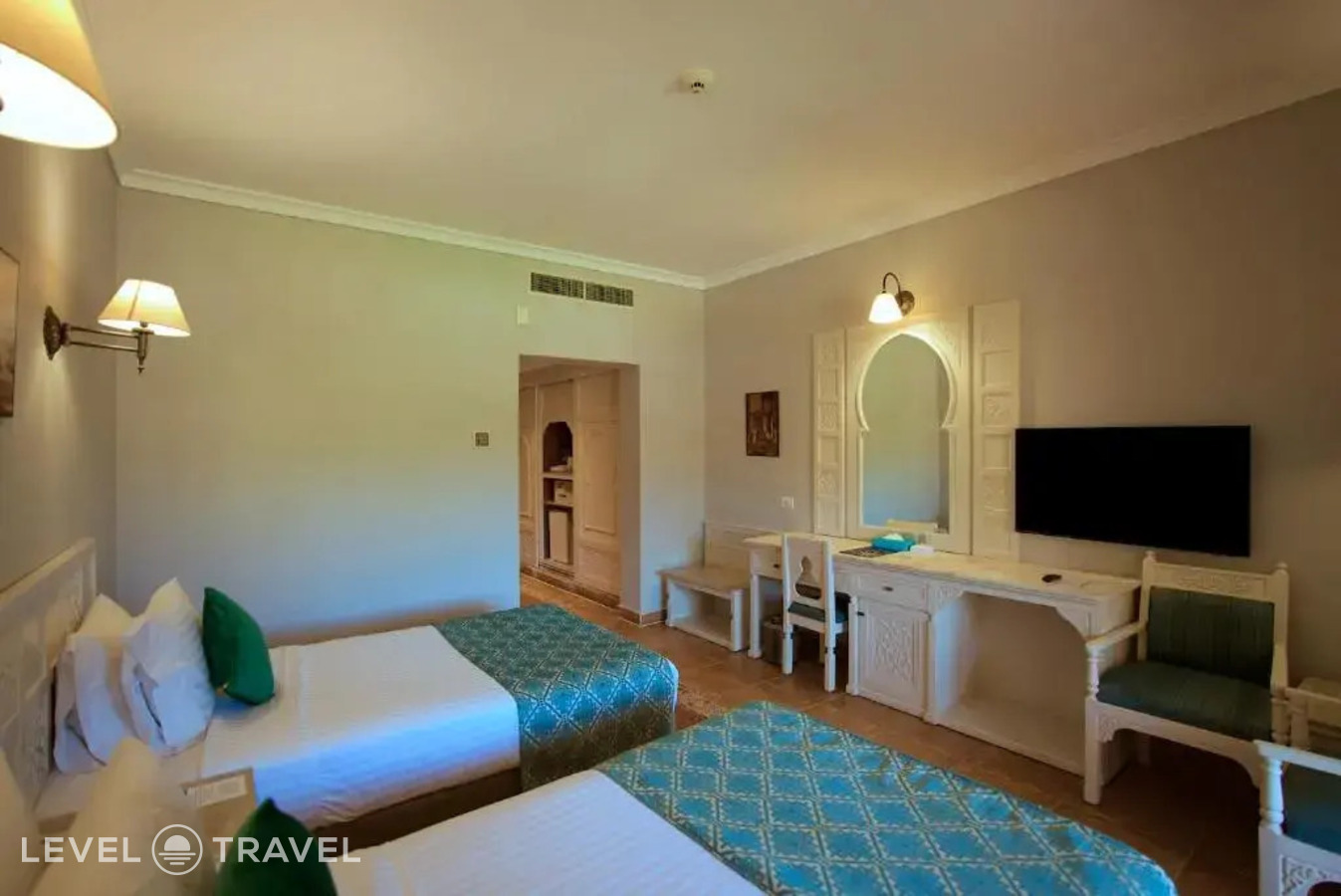 фотографии номера Полулюкс с балконом отеля Sunrise Mamlouk Palace Resort в Египет(Хургада (город)) - фото №5