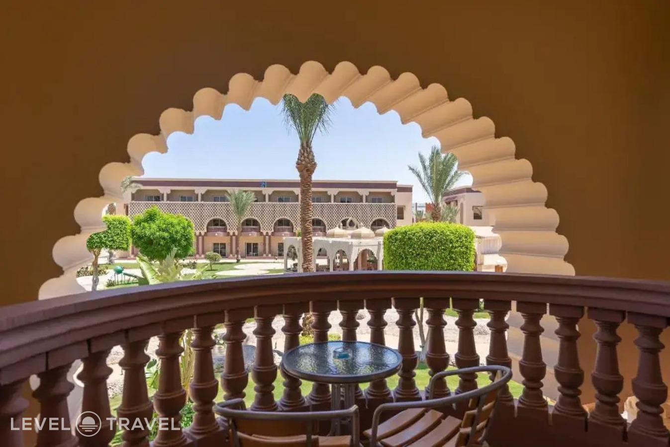 фотографии номера Полулюкс с балконом отеля Sunrise Mamlouk Palace Resort в Египет(Хургада (город)) - фото №1