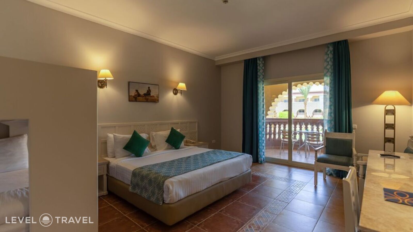 фотографии номера Семейный с балконом отеля Sunrise Mamlouk Palace Resort в Египет(Хургада (город)) - фото №1