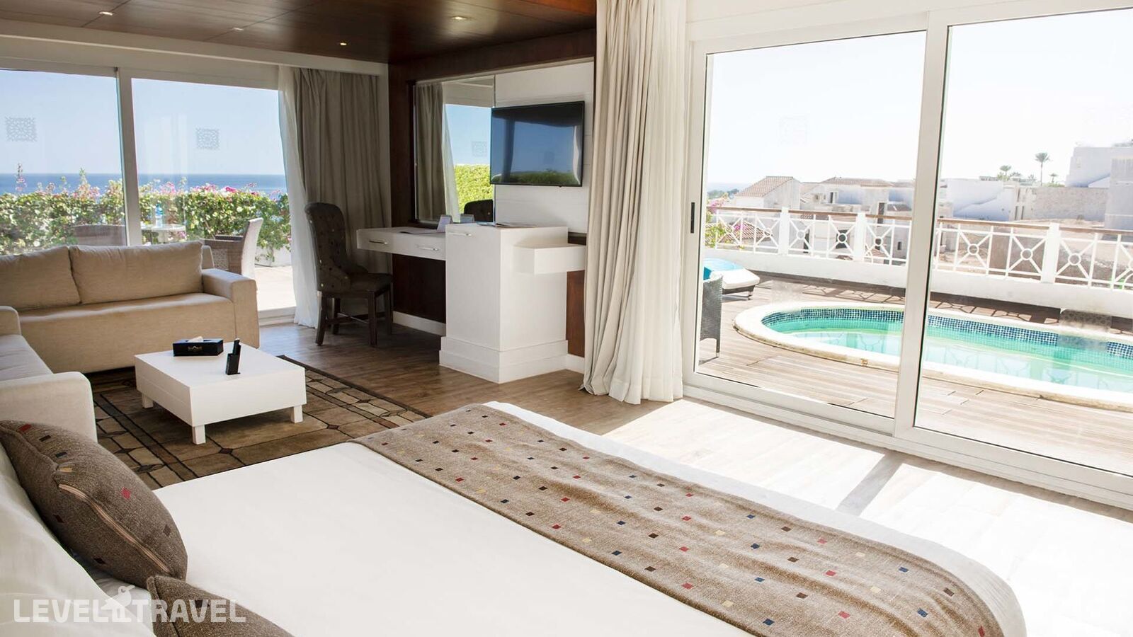 фотографии номера Представительский люкс отеля Posh Club By Sunrise Montemare Resort в Египет(Шарм-эль-Шейх) - фото №1