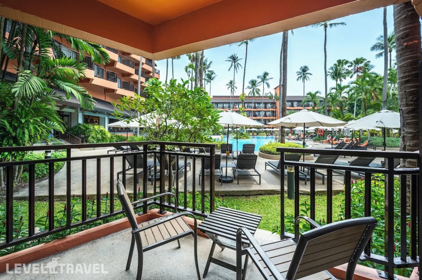 фотографии номера Номер Премьер отеля Courtyard By Marriott Phuket Patong Beach (Ex. Patong Merlin) в Таиланд(Патонг Бич) - фото №7