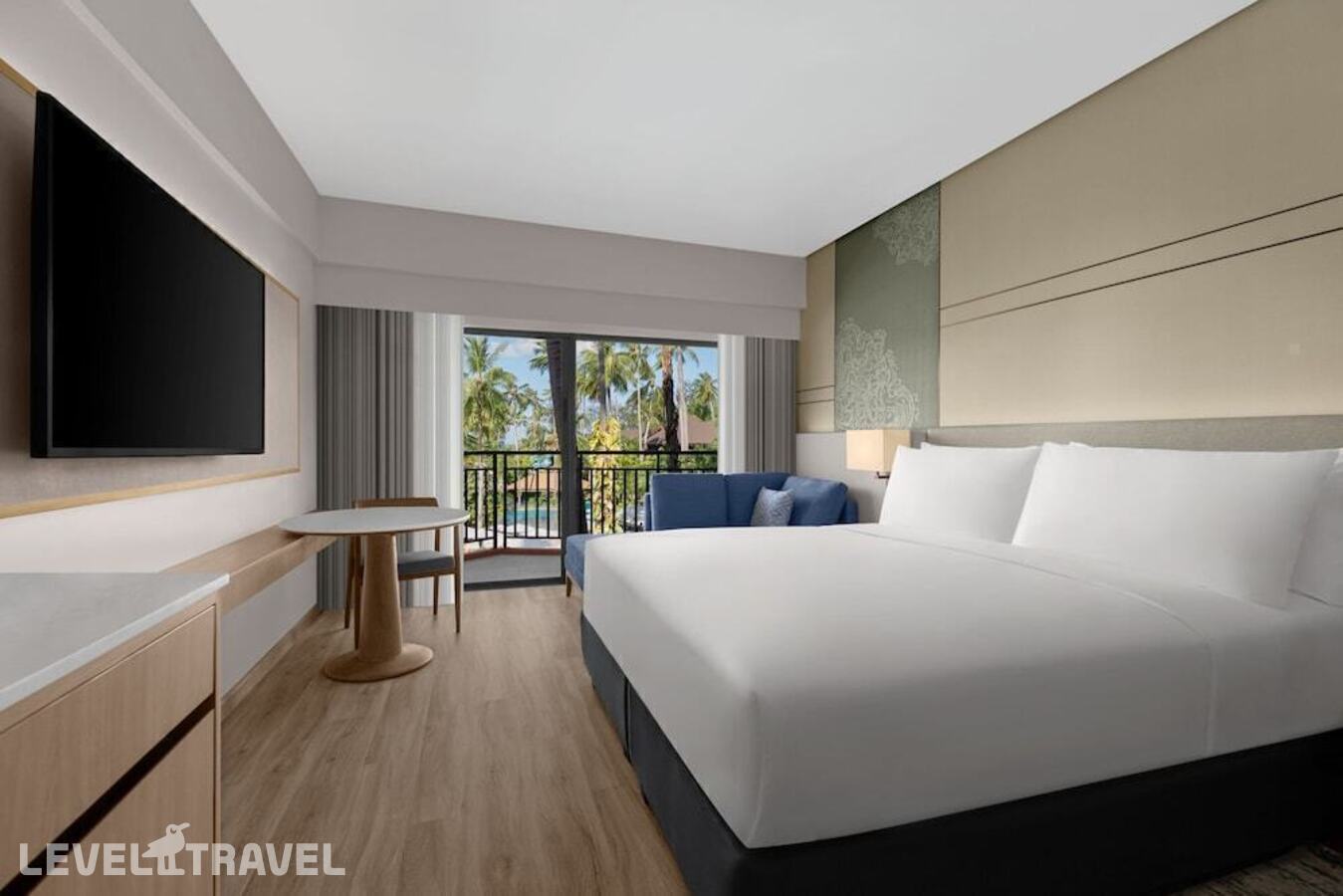 фотографии номера Номер Премьер отеля Courtyard By Marriott Phuket Patong Beach (Ex. Patong Merlin) в Таиланд(Патонг Бич) - фото №1