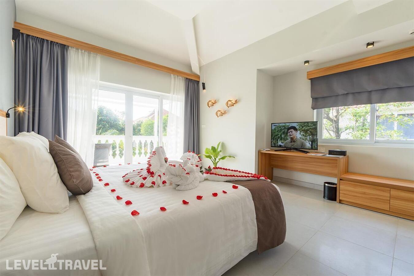 фотографии номера Премиум с видом на бассейн отеля Mercury Phu Quoc Resort & Villas в Вьетнам(Фукуок) - фото №3