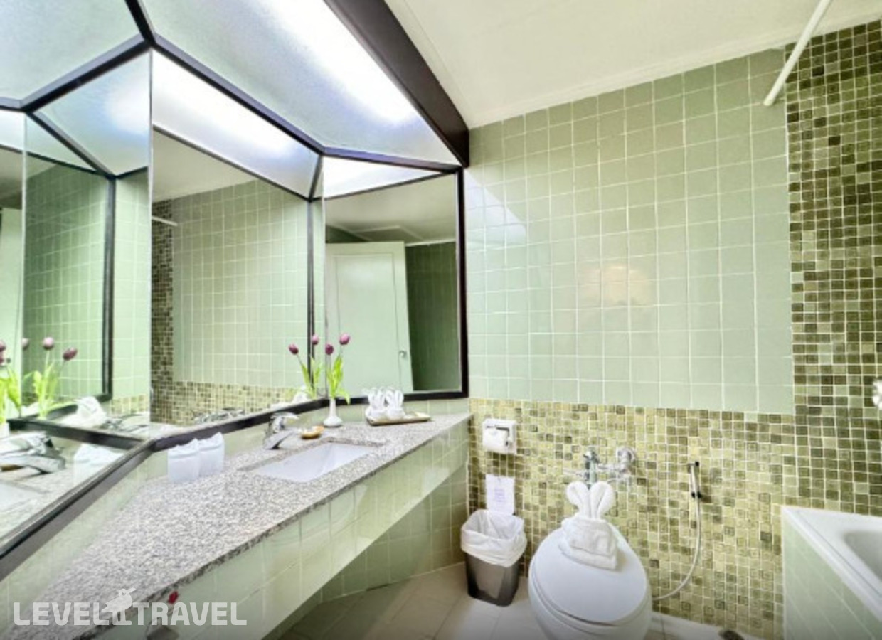 фотографии номера Улучшенный (две односпальные кровати) отеля Phuket Merlin Hotel в Таиланд(город Пхукет) - фото №3