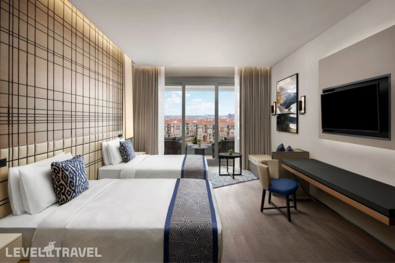 фотографии номера Делюкс с видом на город (две односпальные кровати) отеля JW Marriott Hotel Istanbul Marmara Sea в Турция(Бакыркёй) - фото №1
