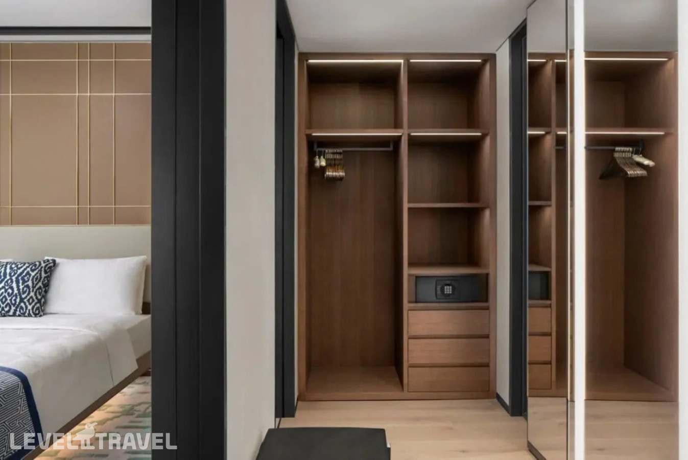 фотографии номера Люкс Executive c 1 комнатой с видом на море отеля JW Marriott Hotel Istanbul Marmara Sea в Турция(Бакыркёй) - фото №3
