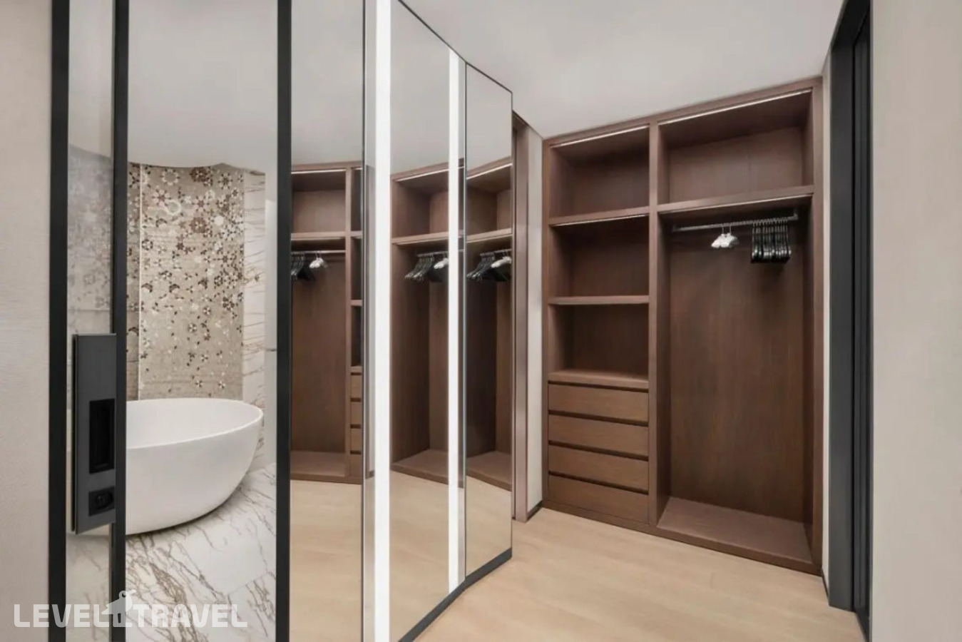 фотографии номера Люкс Executive c 1 комнатой с видом на море отеля JW Marriott Hotel Istanbul Marmara Sea в Турция(Бакыркёй) - фото №7