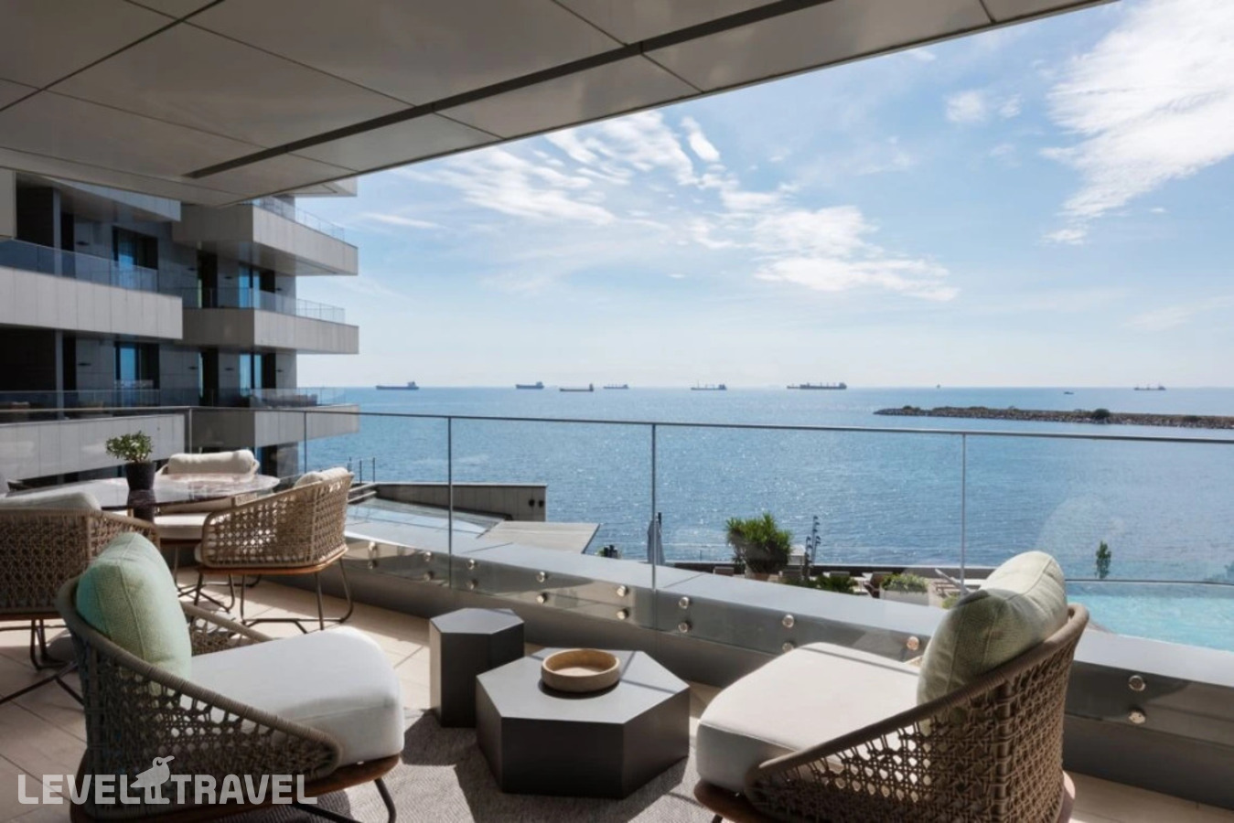 фотографии номера Резиденция Spacious с 2 комнатами с видом на море отеля JW Marriott Hotel Istanbul Marmara Sea в Турция(Бакыркёй) - фото №6