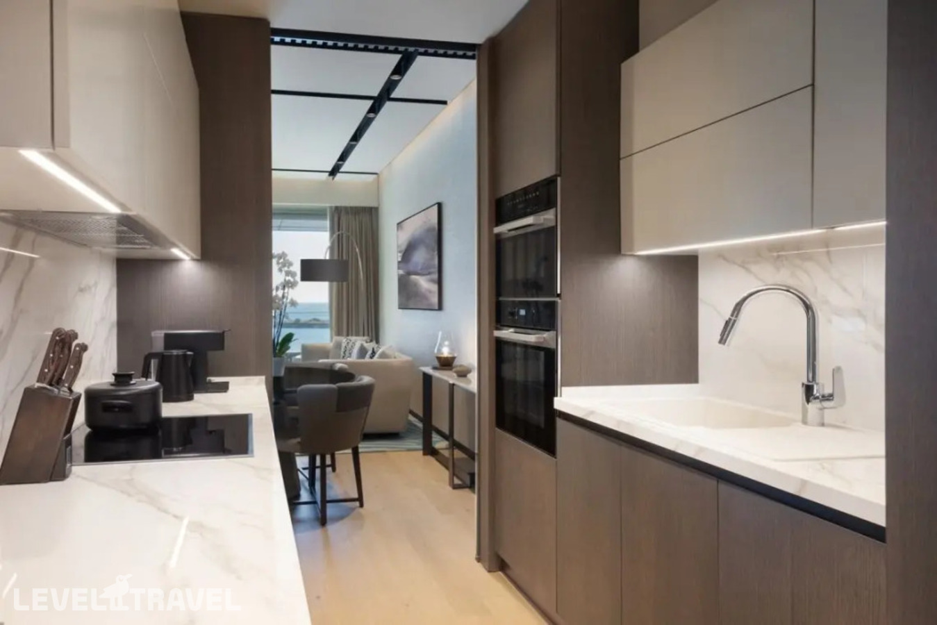 фотографии номера Резиденция Spacious с 2 комнатами с видом на море отеля JW Marriott Hotel Istanbul Marmara Sea в Турция(Бакыркёй) - фото №8
