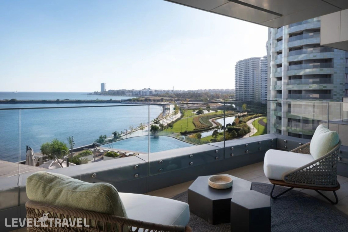 фотографии номера Резиденция Spacious с 2 комнатами с видом на море отеля JW Marriott Hotel Istanbul Marmara Sea в Турция(Бакыркёй) - фото №7