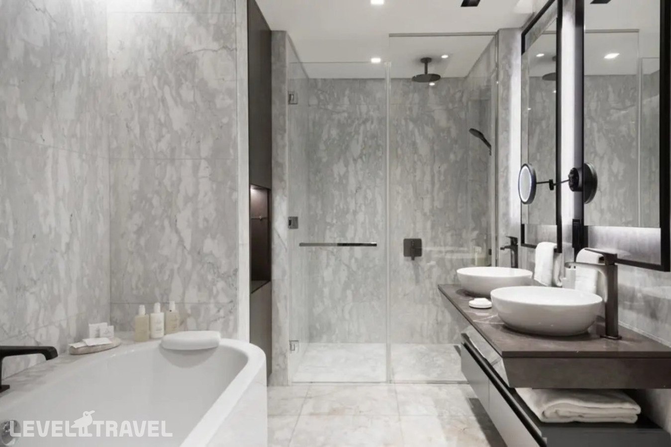 фотографии номера Резиденция Spacious с 2 комнатами с видом на море отеля JW Marriott Hotel Istanbul Marmara Sea в Турция(Бакыркёй) - фото №12