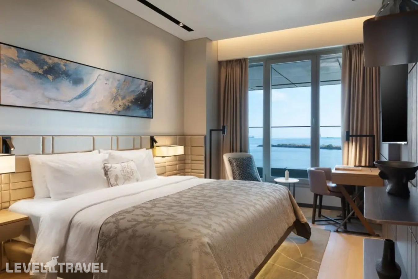 фотографии номера Резиденция Serene c 1 комнатой с видом на море отеля JW Marriott Hotel Istanbul Marmara Sea в Турция(Бакыркёй) - фото №2