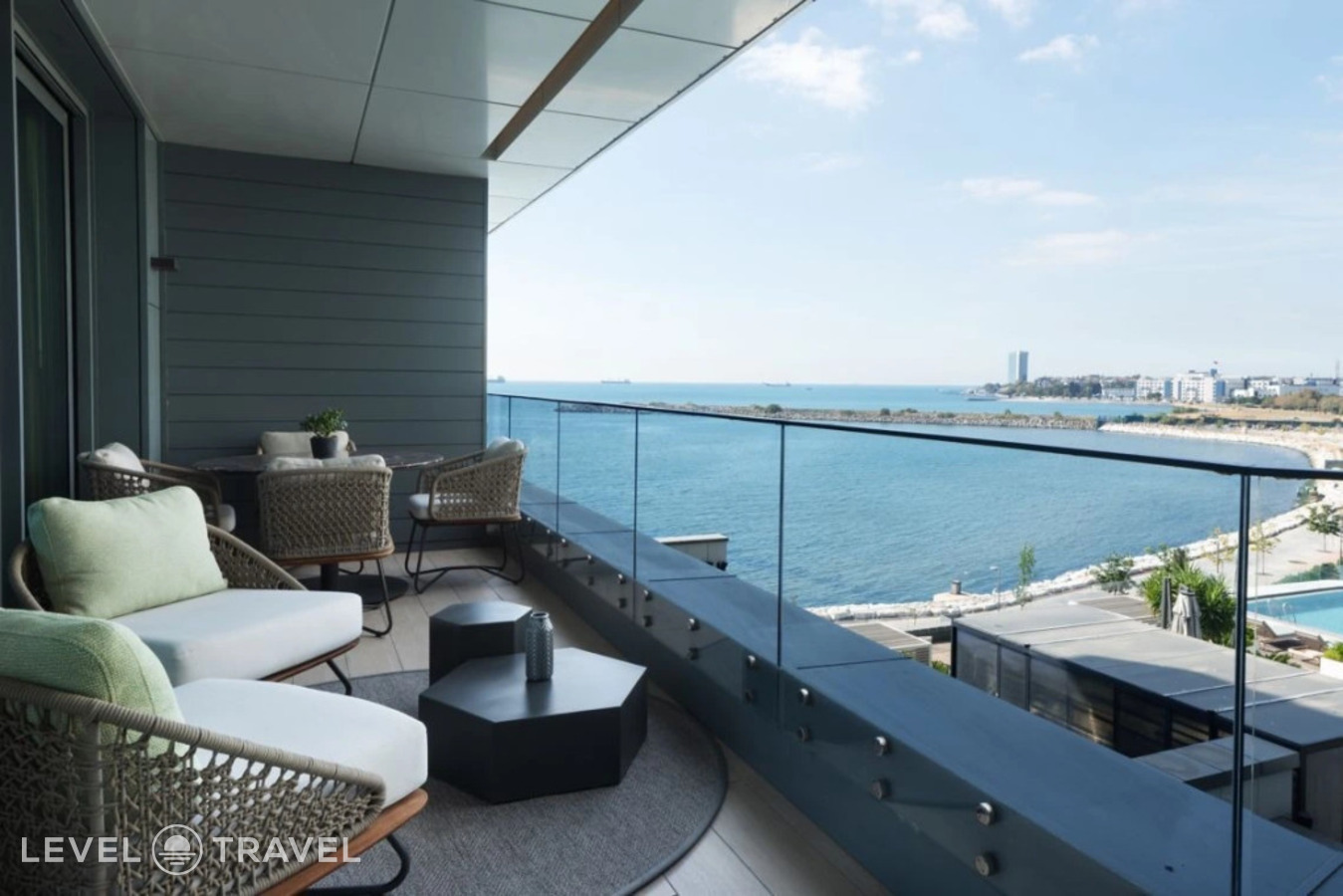 фотографии номера Резиденция Serene c 1 комнатой с видом на море отеля JW Marriott Hotel Istanbul Marmara Sea в Турция(Бакыркёй) - фото №7