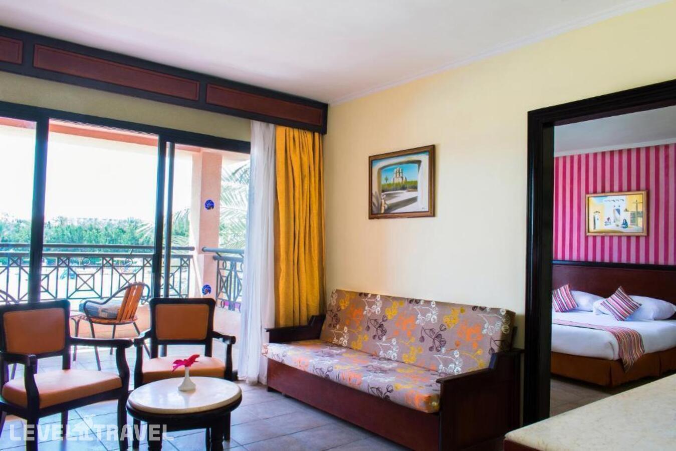 фотографии номера Семейный с видом на бассейн или сад отеля Parrotel Aqua Park Resort (Ex. Park Inn By Radisson Sharm) в Египет(Шарм-эль-Шейх) - фото №4