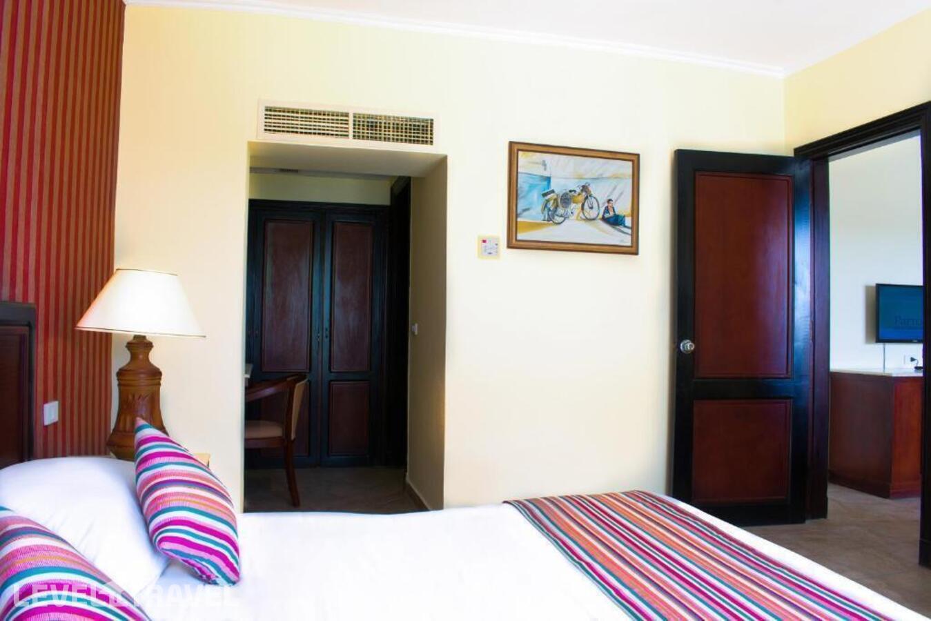 фотографии номера Семейный с видом на бассейн или сад отеля Parrotel Aqua Park Resort (Ex. Park Inn By Radisson Sharm) в Египет(Шарм-эль-Шейх) - фото №1