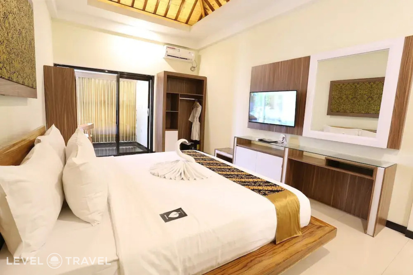 фотографии номера Люкс отеля Luminor Hotel Banyuwangi Yos Sudarso в Индонезия(Баньюванги) - фото №3