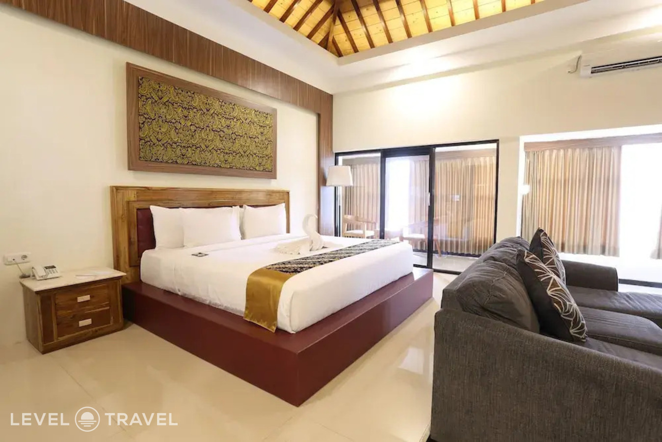 фотографии номера Люкс отеля Luminor Hotel Banyuwangi Yos Sudarso в Индонезия(Баньюванги) - фото №7