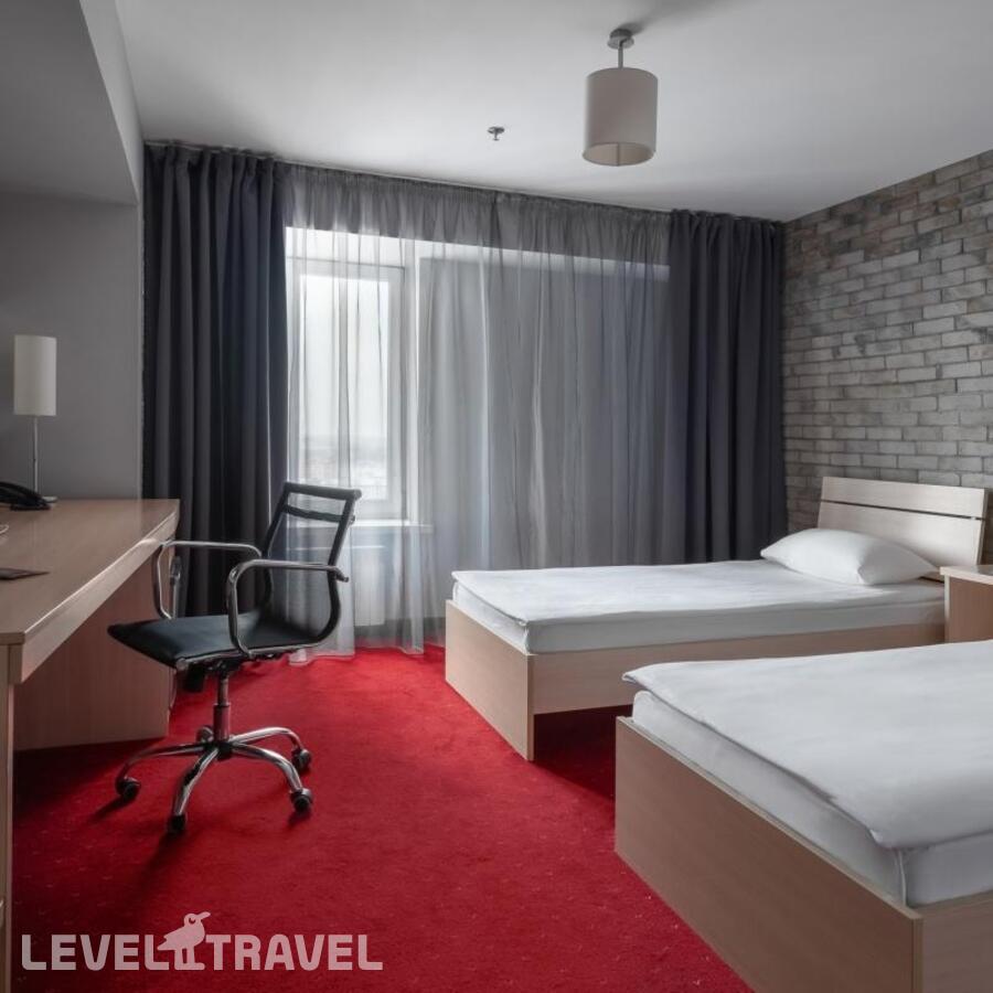 фотографии номера Улучшенный (две односпальные кровати) отеля Marins Park Hotel Novosibirsk (Маринс Парк Новосибирск) в Россия(Новосибирск) - фото №1