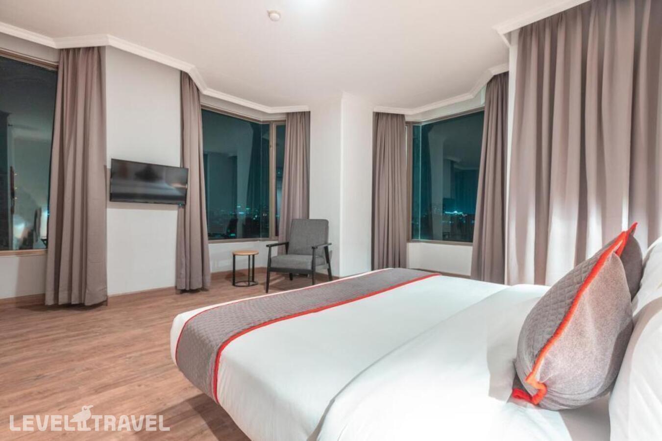 фотографии номера Люкс отеля Oyo Townhouse 2 Hotel Gunung Sahari в Индонезия(Джакарта) - фото №6
