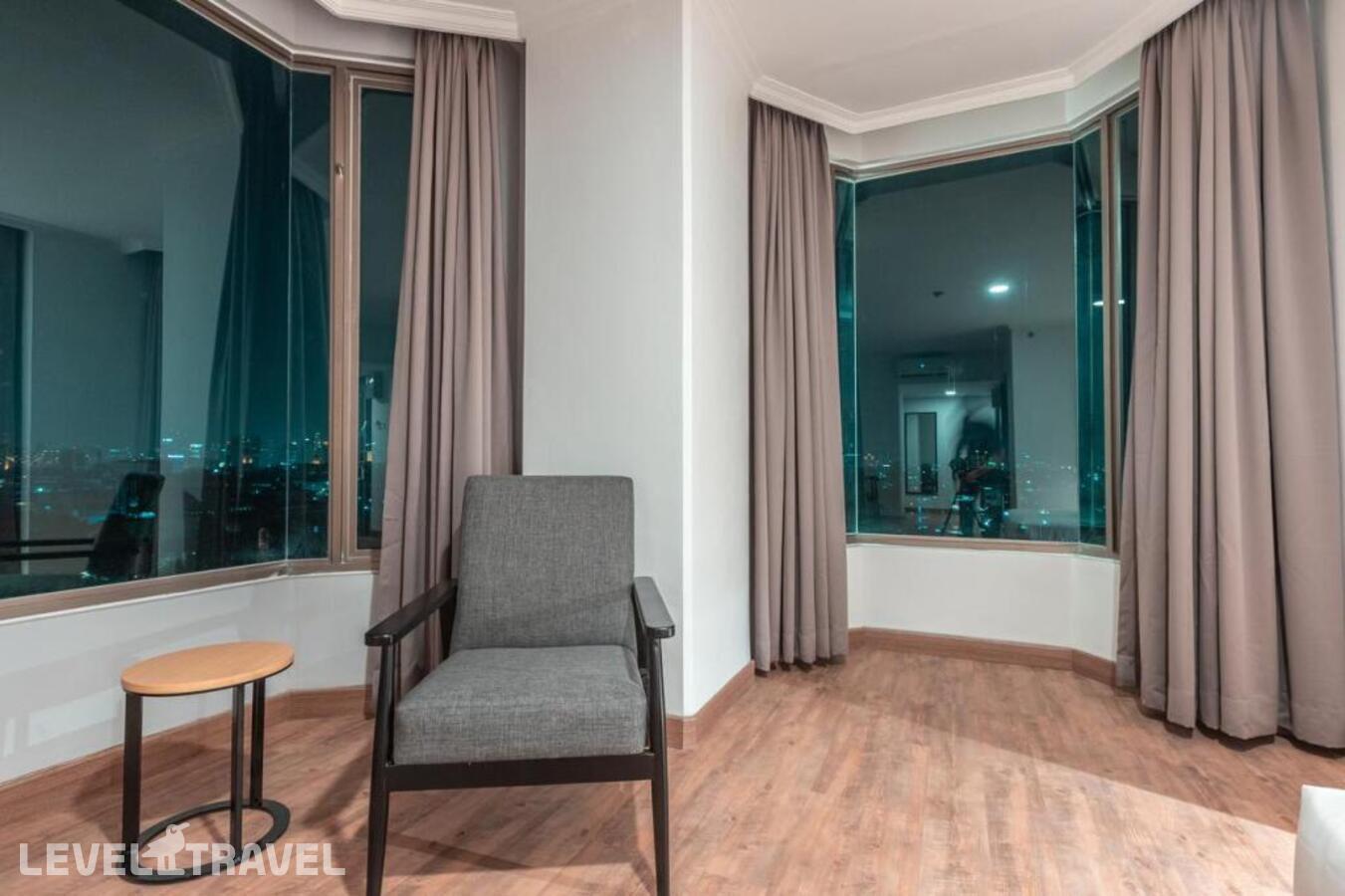 фотографии номера Люкс отеля Oyo Townhouse 2 Hotel Gunung Sahari в Индонезия(Джакарта) - фото №2