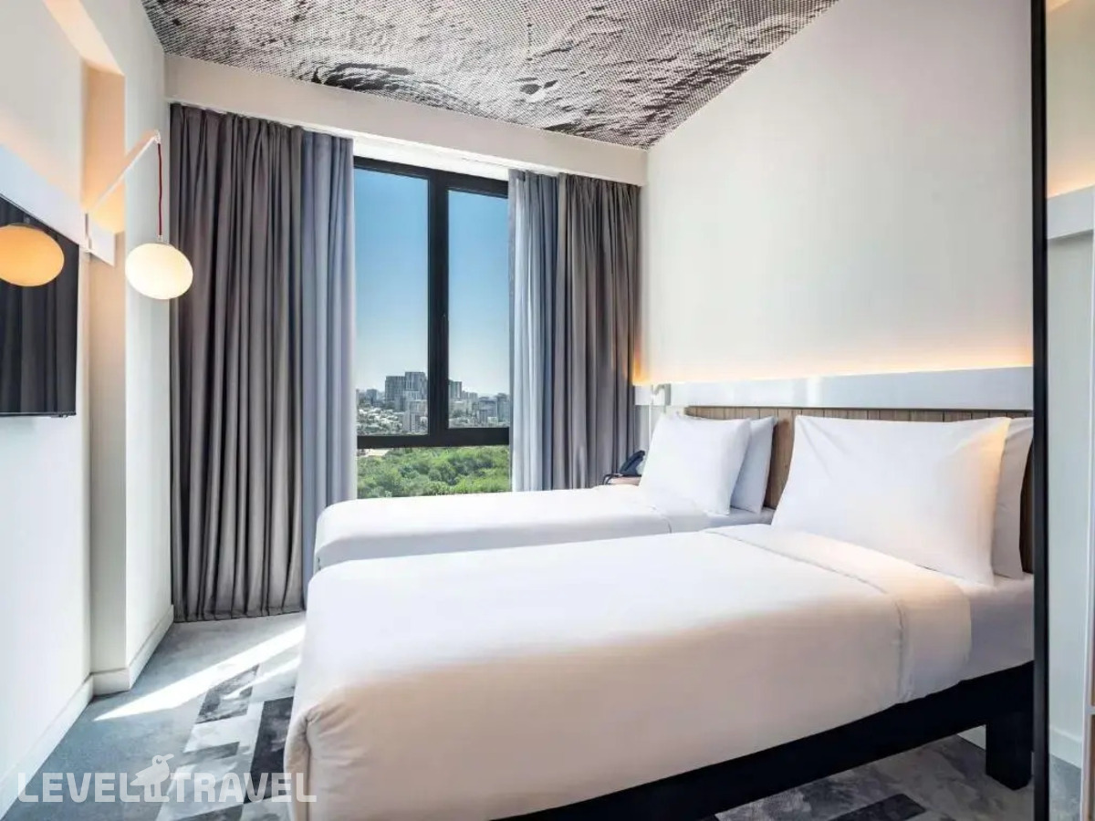 фотографии номера Стандартный (две односпальные кровати) отеля Hotel Ibis Tbilisi City в Грузия(Тбилиси) - фото №1