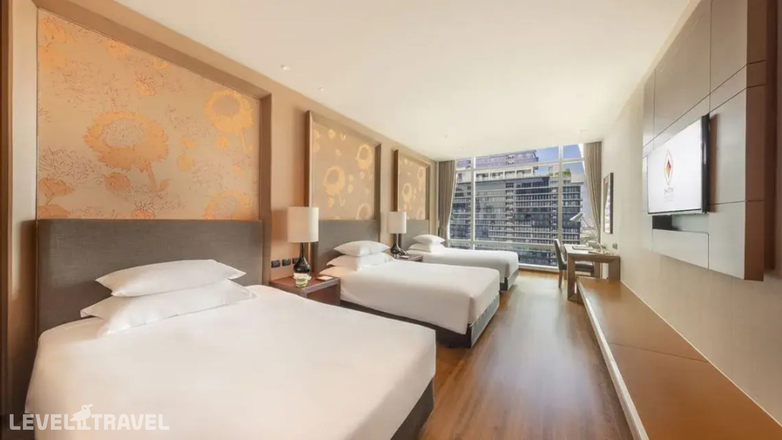 фотографии номера Трёхместный номер Sky Superior отеля Eastin Grand Hotel Sathorn в Таиланд(Бангкок) - фото №1