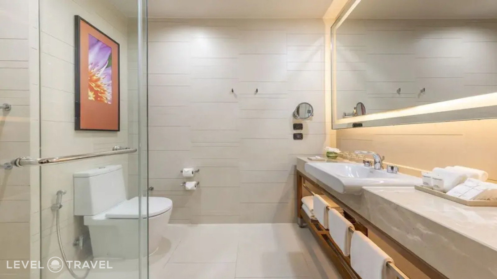 фотографии номера Трёхместный номер Sky Superior отеля Eastin Grand Hotel Sathorn в Таиланд(Бангкок) - фото №5
