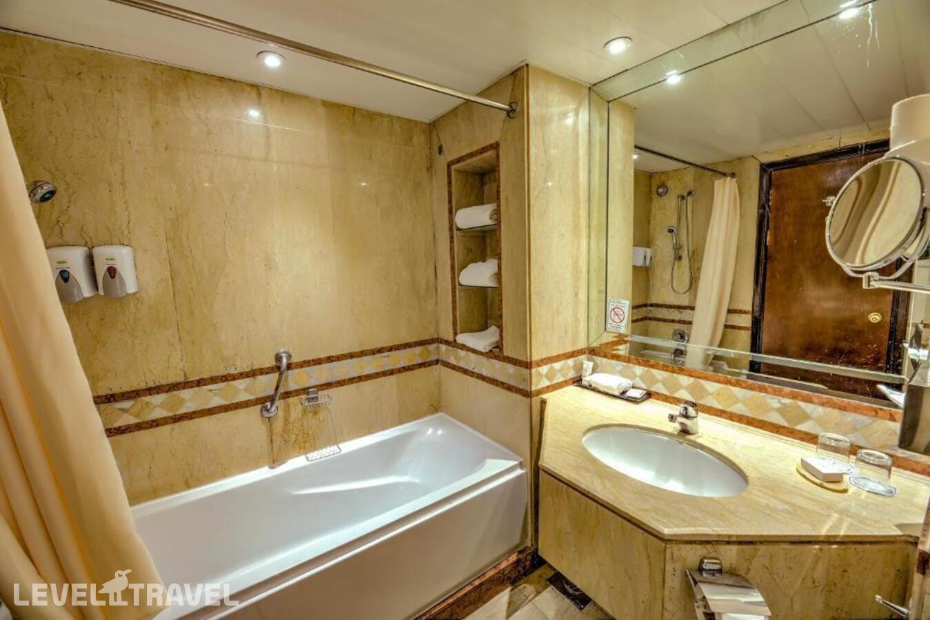 фотографии номера Вилла (3 спальни) отеля Continental Hurghada (Ex.Movenpick Resort) в Египет(Хургада (город)) - фото №10