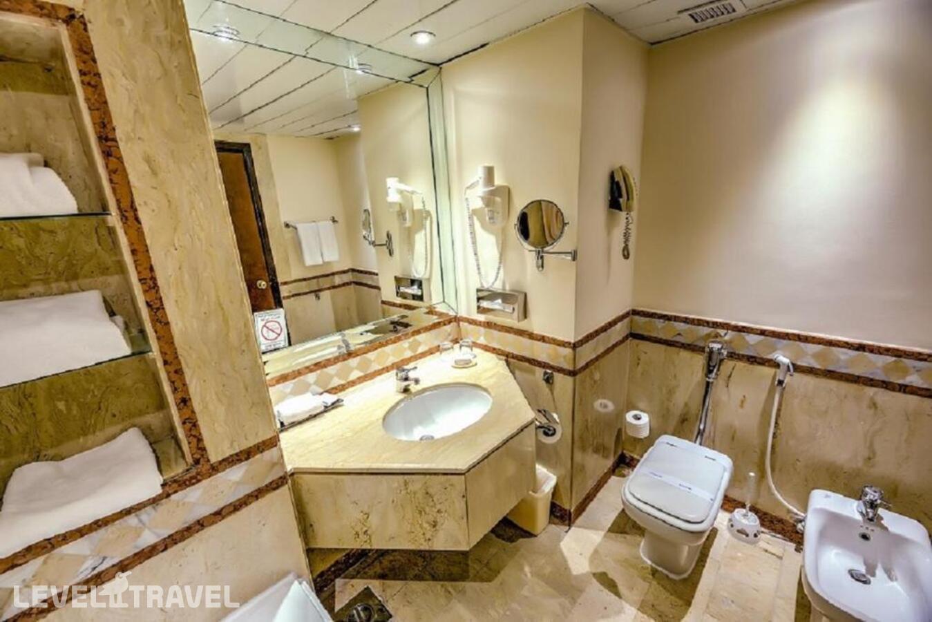 фотографии номера Вилла (4 спальни) отеля Continental Hurghada (Ex.Movenpick Resort) в Египет(Хургада (город)) - фото №7