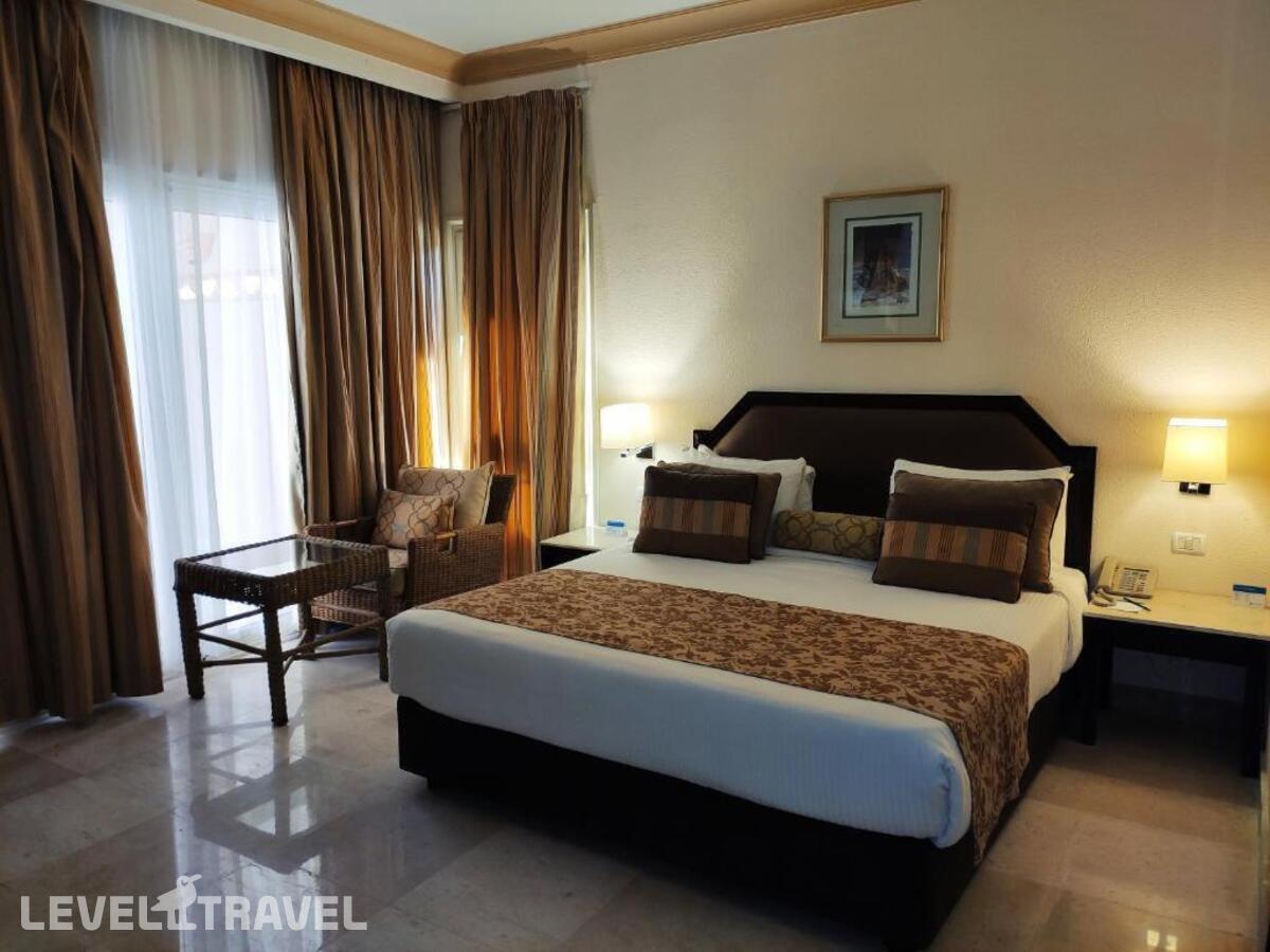 фотографии номера Вилла (4 спальни) отеля Continental Hurghada (Ex.Movenpick Resort) в Египет(Хургада (город)) - фото №1