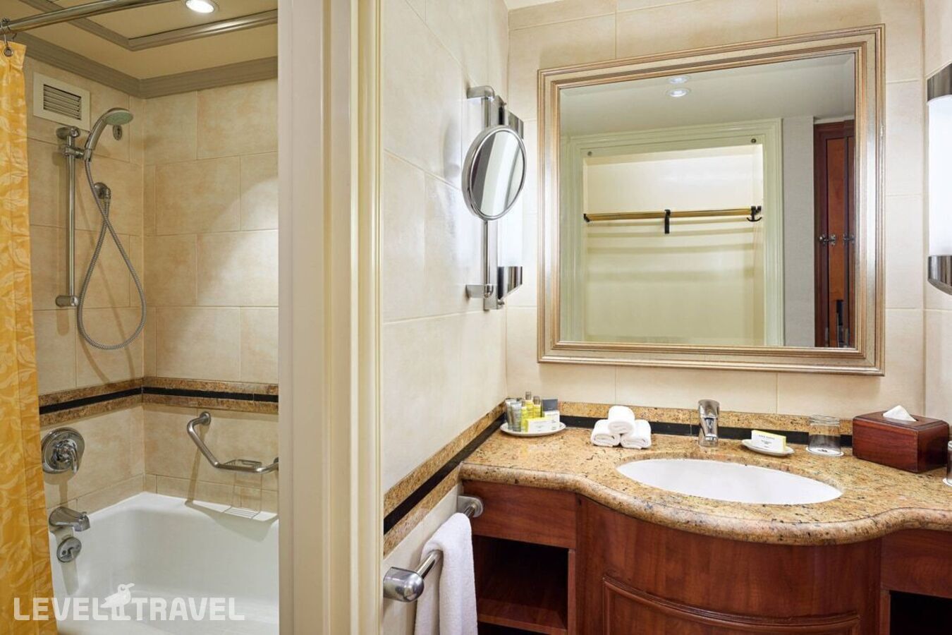 фотографии номера Делюкс с видом на сад с балконом отеля Cairo Marriott Hotel & Omar Khayyam Casino в Египет(Каир) - фото №2